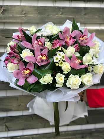 Букет цветов из: Розы и Хризантемы в Никольском Воронежской области