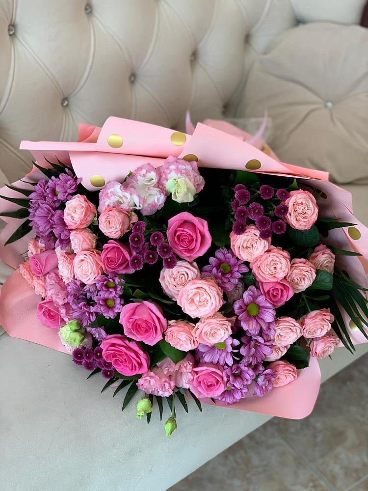 Букет цветов из: Хризантемы, Розы и Лизиантусы в Никольском Воронежской области