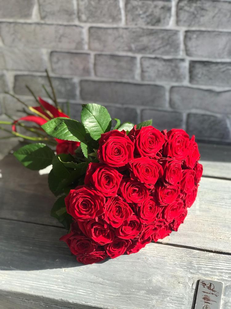 Букет Красные розы Фридом в Никольском Воронежской области