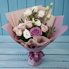Букет цветов из:  Розы и Лизиантусы в Никольском Воронежской области