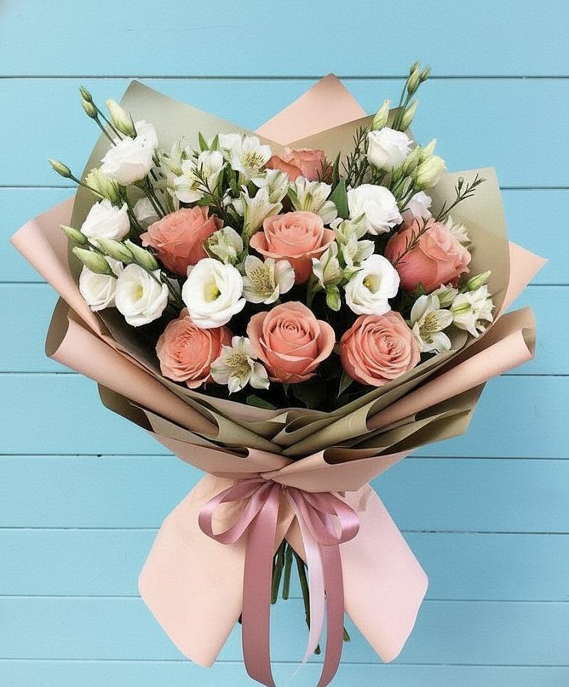 Букет цветов из: Розы, Альстромерии и Лизиантусы в Никольском Воронежской области