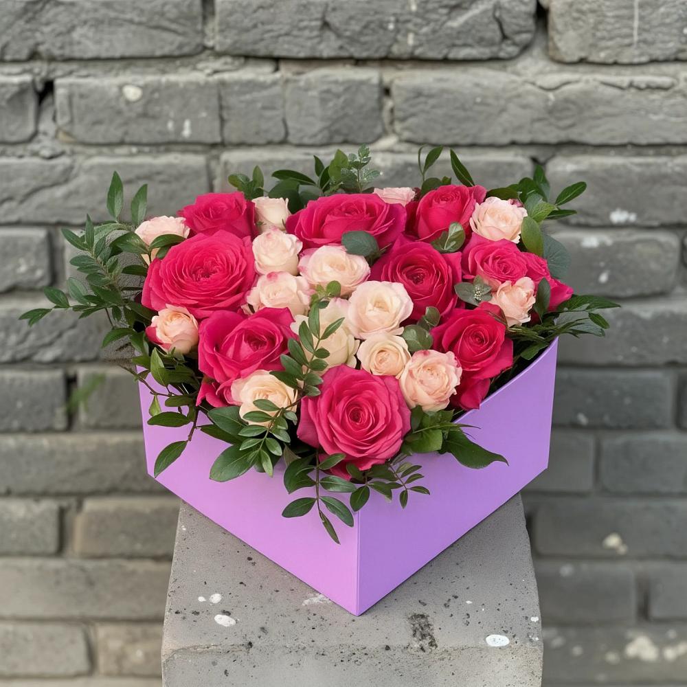 Цветочная композиция из Розы в коробке в Никольском Воронежской области