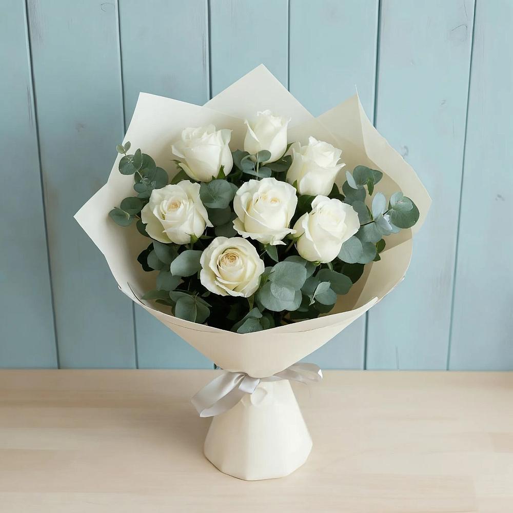 Букет Белые розы в Эвкалипте в Никольском Воронежской области
