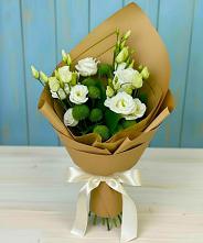 Букет цветов из:  Хризантемы и Лизиантусы в Никольском Воронежской области