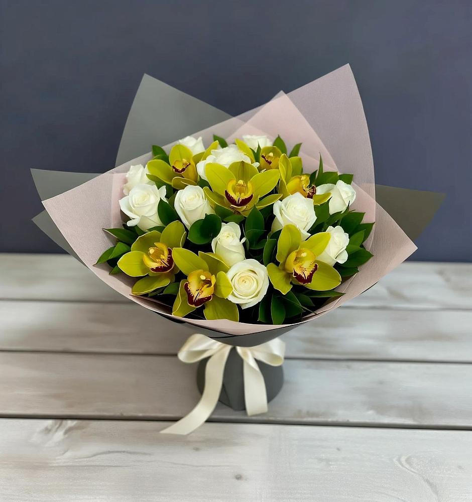 Букет цветов из: Орхидеи и Розы в Никольском Воронежской области