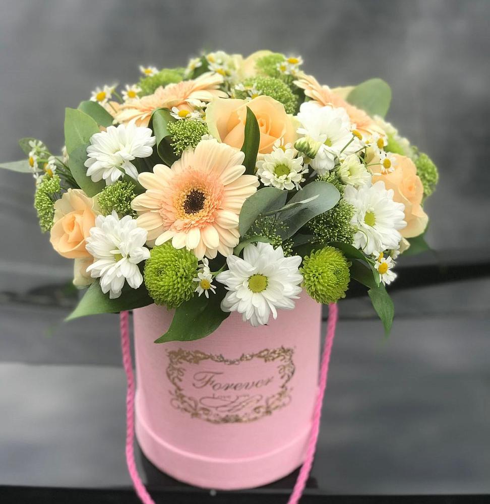 Цветочная композиция из Розы, Герберы и Хризантемы в шляпной коробке в Никольском Воронежской области