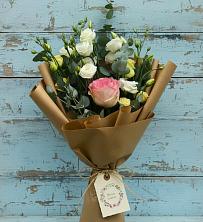 Букет цветов из:  Розы и Лизиантусы в Никольском Воронежской области